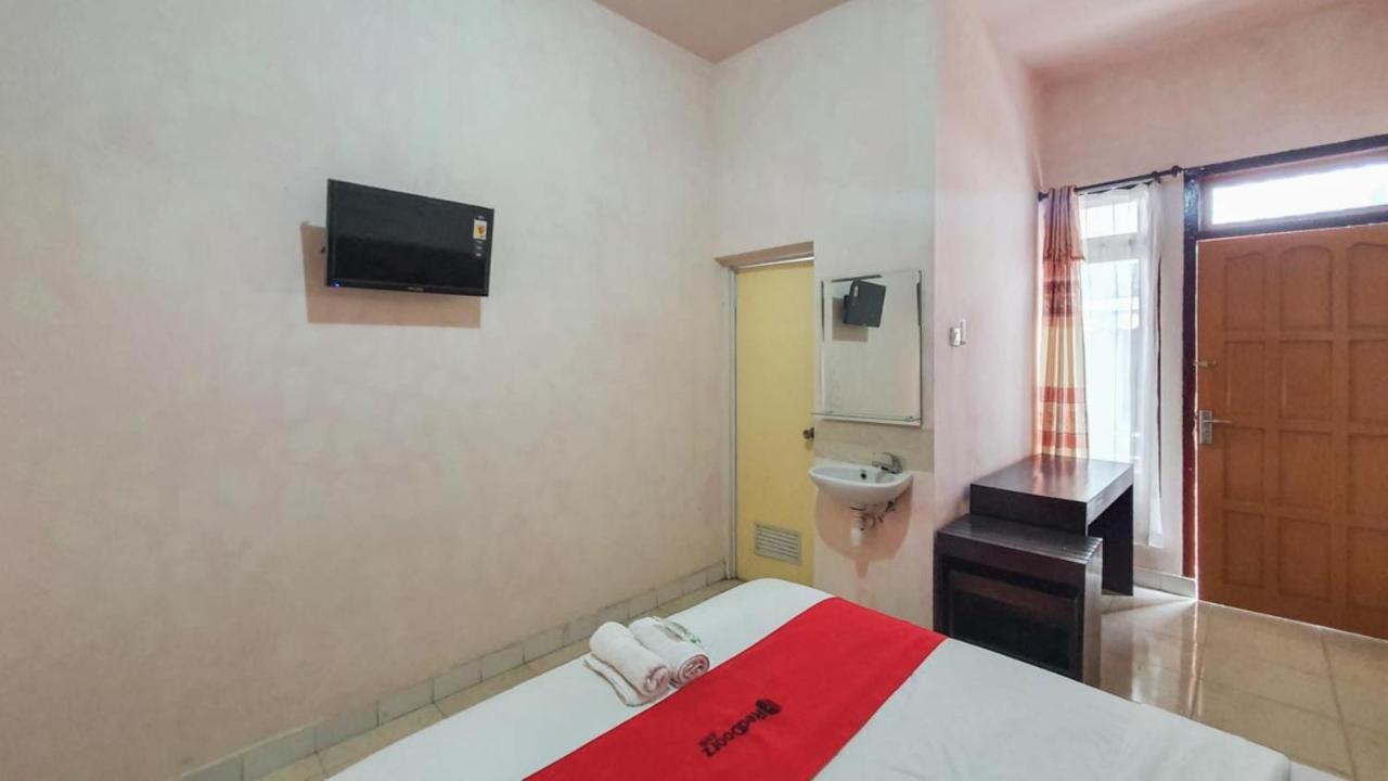 Hotel Reddoorz At Pujon Malang Batu  Exteriér fotografie