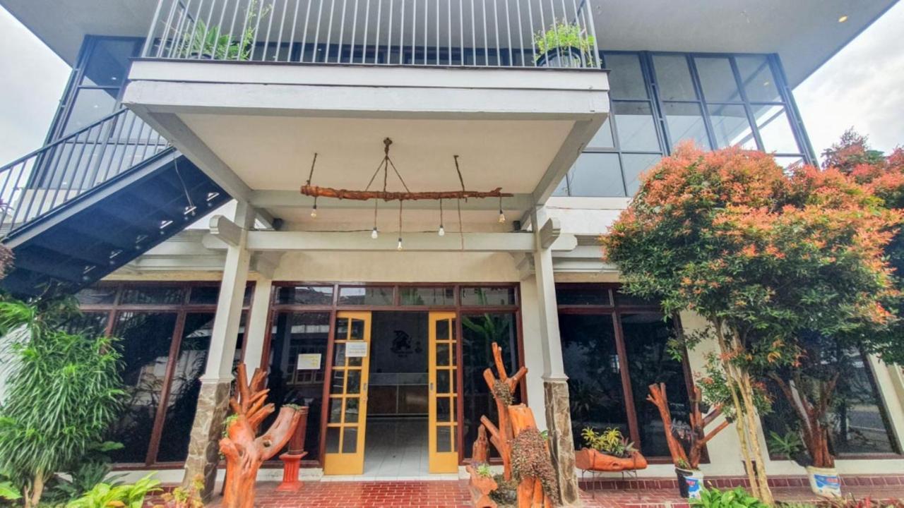 Hotel Reddoorz At Pujon Malang Batu  Exteriér fotografie