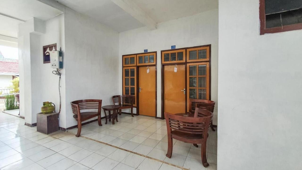 Hotel Reddoorz At Pujon Malang Batu  Exteriér fotografie