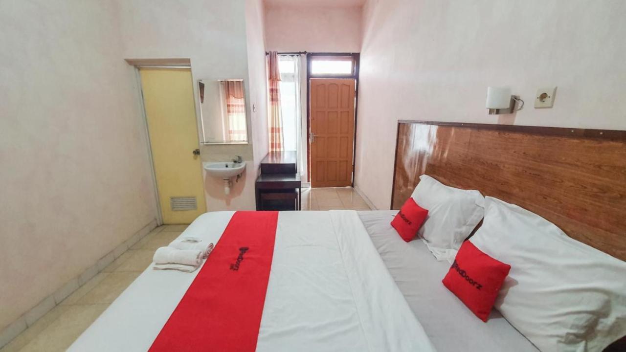 Hotel Reddoorz At Pujon Malang Batu  Exteriér fotografie